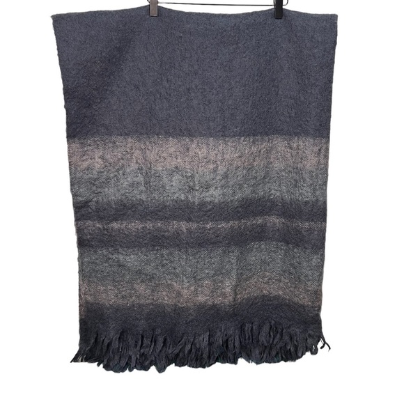 St Albans Mohair Grey Throw Fringe 49" x 70" - Picture 2 of 14